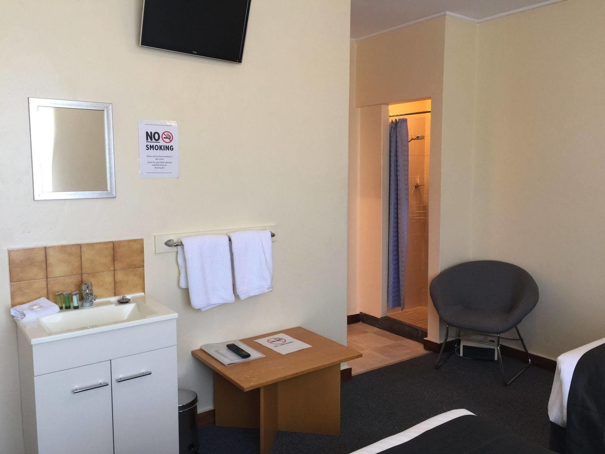 Trc Hotel Лонсестън Екстериор снимка